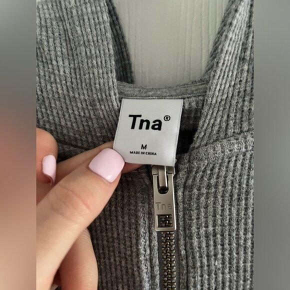 TNA loose waffle sweater in grey. size medium - Picture 2 of 3